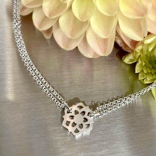 Dahlia halsband silver med dubbel kedja